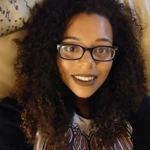 Meet your Posher, Alexandra